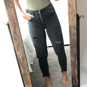 PENDING Curve love Button fly grey/black distressed skinny jeans